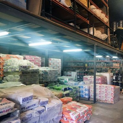Protejas material al interior del almacén 